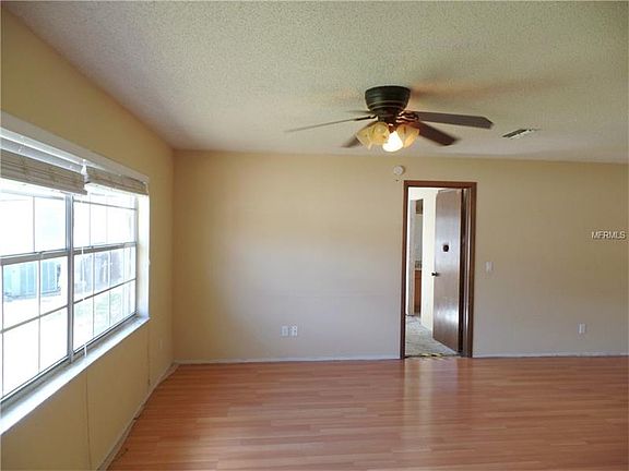 3rd image of 1718 Birch Cir