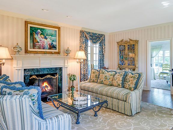 5th image of 2 Hoaglands Ln