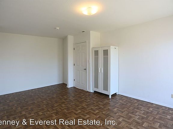 3rd image of 672 37th Ave APT 3