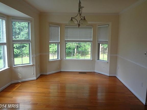 5th image of 12 Quiet Brook Ct