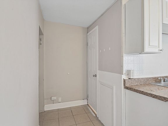 2nd image of 1707 N Gratz St #3