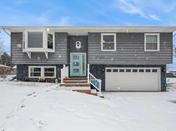 93 Ash Ct, Hebron, IN 46341