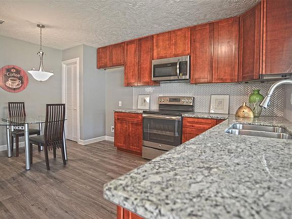 4th image of 2507 Barton Ct