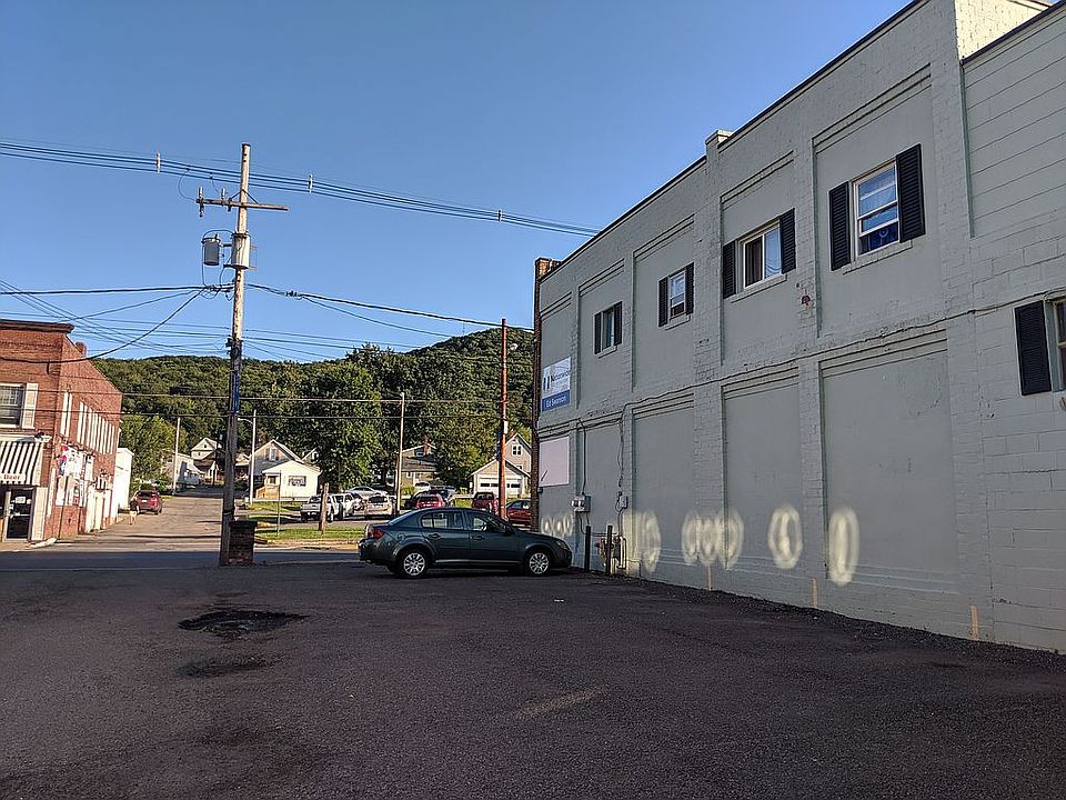1st image of 395 E Main St