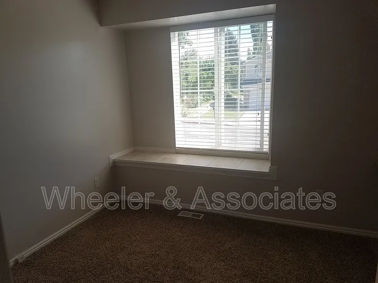 2604 W 4650 S — Photo 8