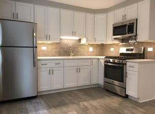 8550 W Catalpa Ave UNIT B, Chicago, IL 60656