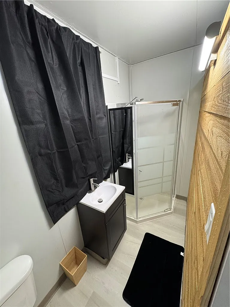 1 bed, 1.0 bath, 200 sqft, $850 — Photo 3