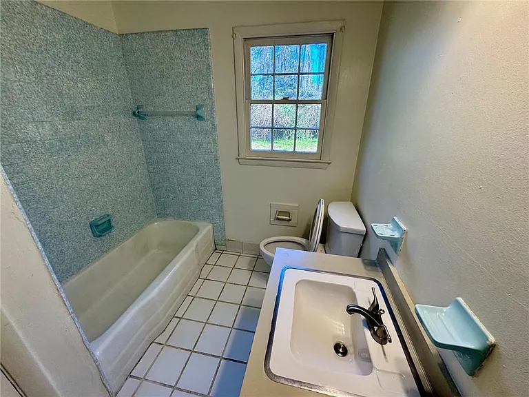 1728 Tew Dr — Photo 6