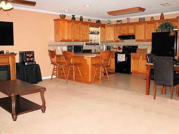 5th image of 2303 Diane Dr