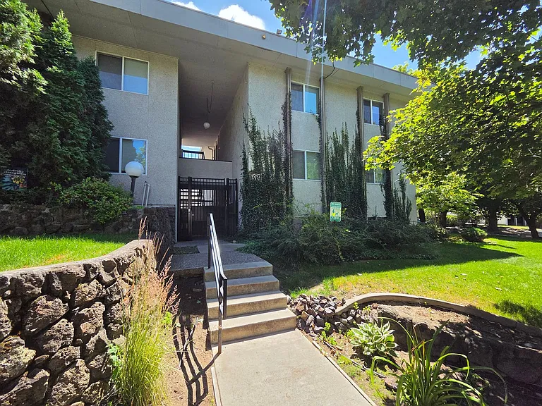 Fountain Terrace — Photo 27