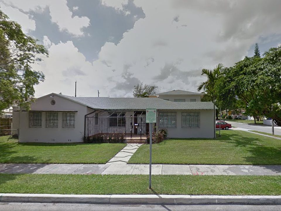1st image of 820 NW 15th Ave