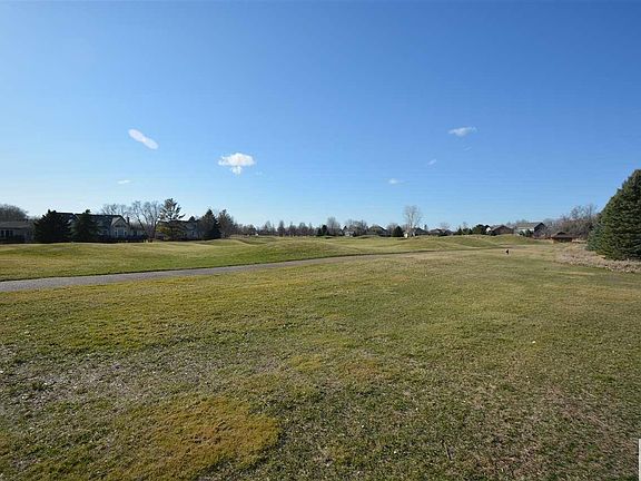 2nd image of 415 N Royal Troon Dr