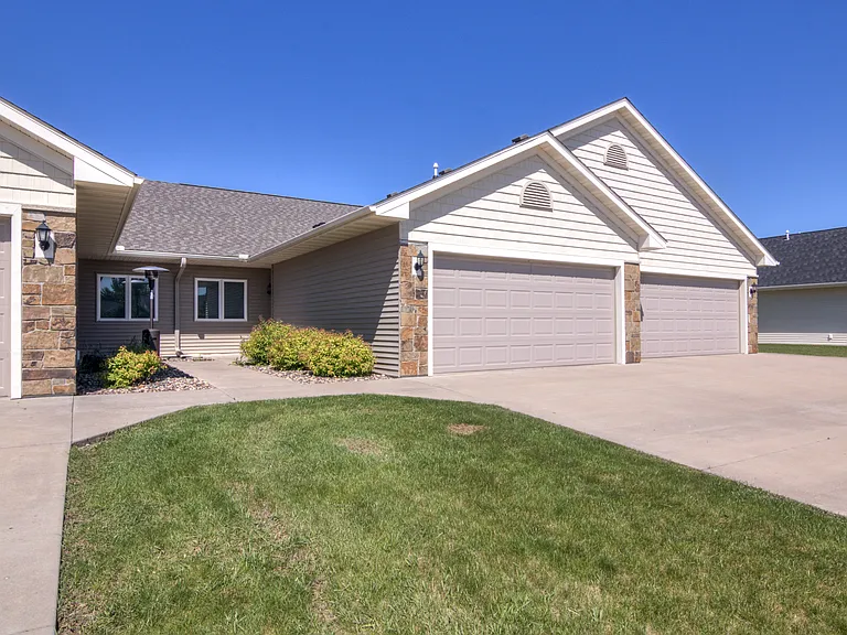 1657 Gunston Dr #B — Photo 23
