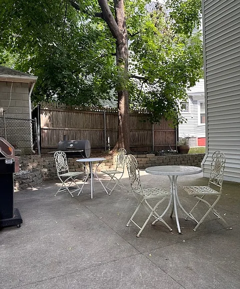 146 Irving Ave #2 — Photo 11