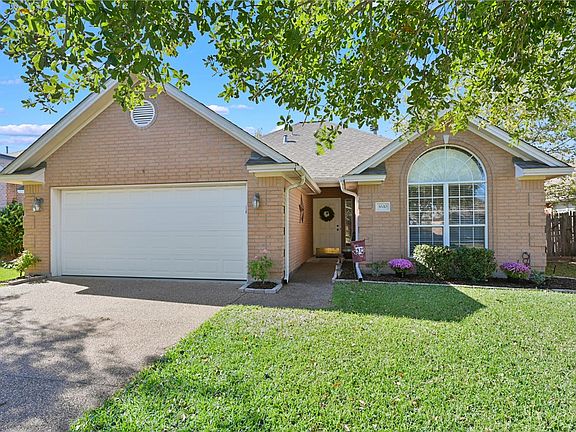 3rd image of 3610 Graz Dr