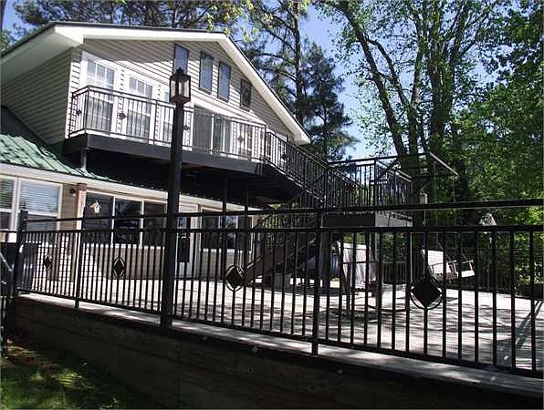1st image of 226 Bailey Dr
