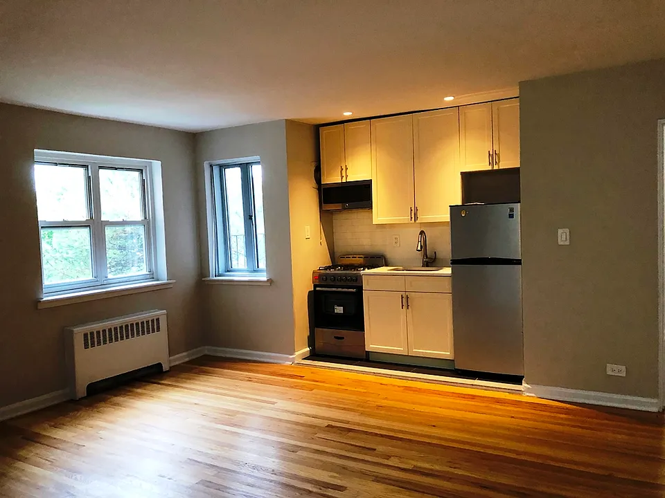 210-4 43rd Ave