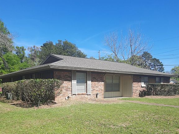 2nd image of 100 Rosewood Dr