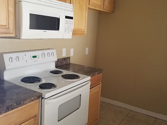 3rd image of 263 Autumn Ln APT D