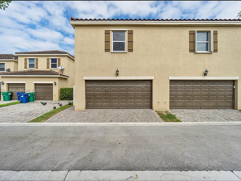 9461 SW 172nd Ave — Photo 22