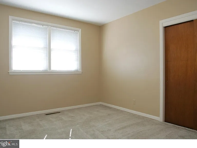 17 Wayne Dr — Photo 19