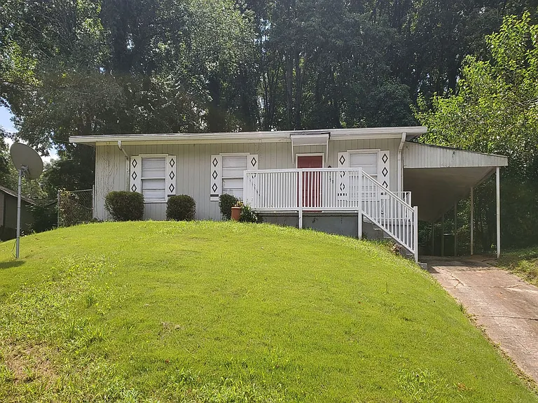 310 Lincoln St SW — Photo 3