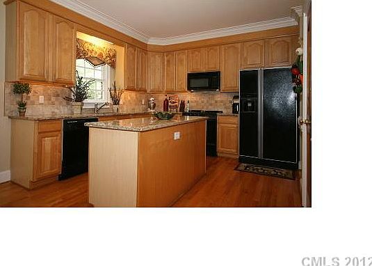 4th image of 4917 Deer Walk Ave
