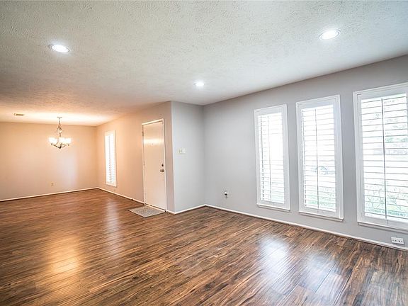 3rd image of 2811 N Blue Meadow Cir