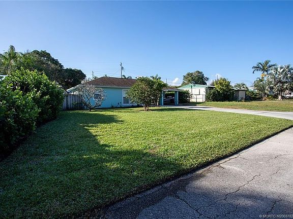 3rd image of 2634 NE Roberta St
