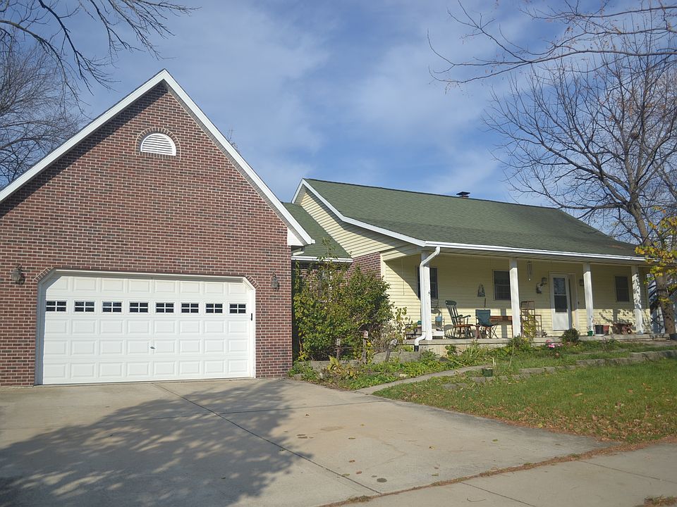 1st image of 107 W Mississippi Ave