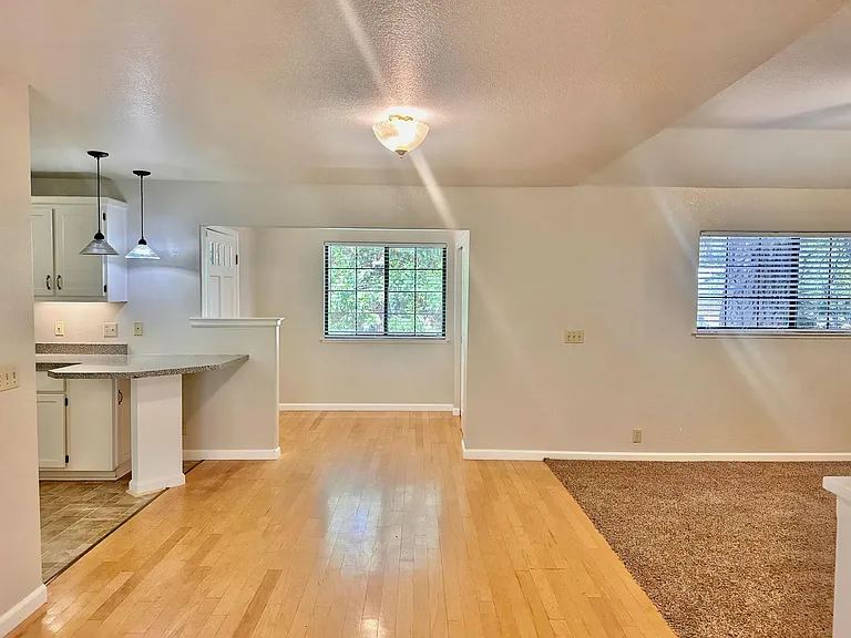 10529 Boulder St — Photo 13