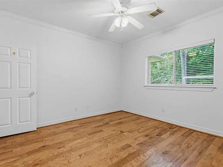 106 Lazy Springs Dr — Photo 31