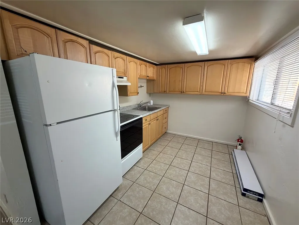 2 bed, 1.0 bath, 1444 sqft, $1,000 — Photo 3