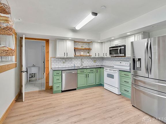 5th image of 2196 Renee Dr