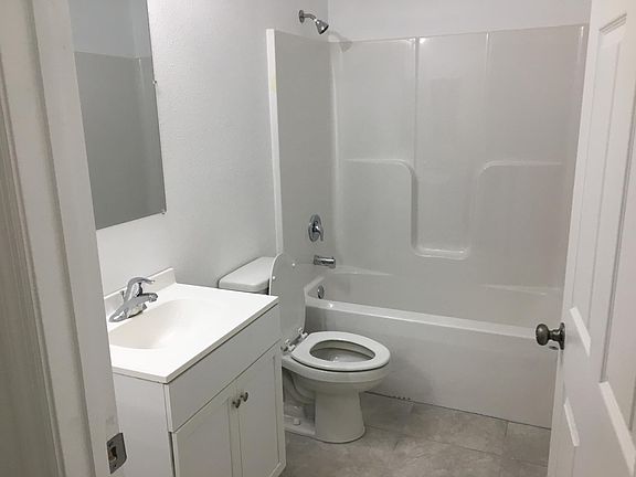 5th image of 159 Avenue J SE
