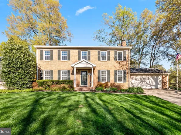 8805 Teresa Ann Ct, Alexandria, VA 22308