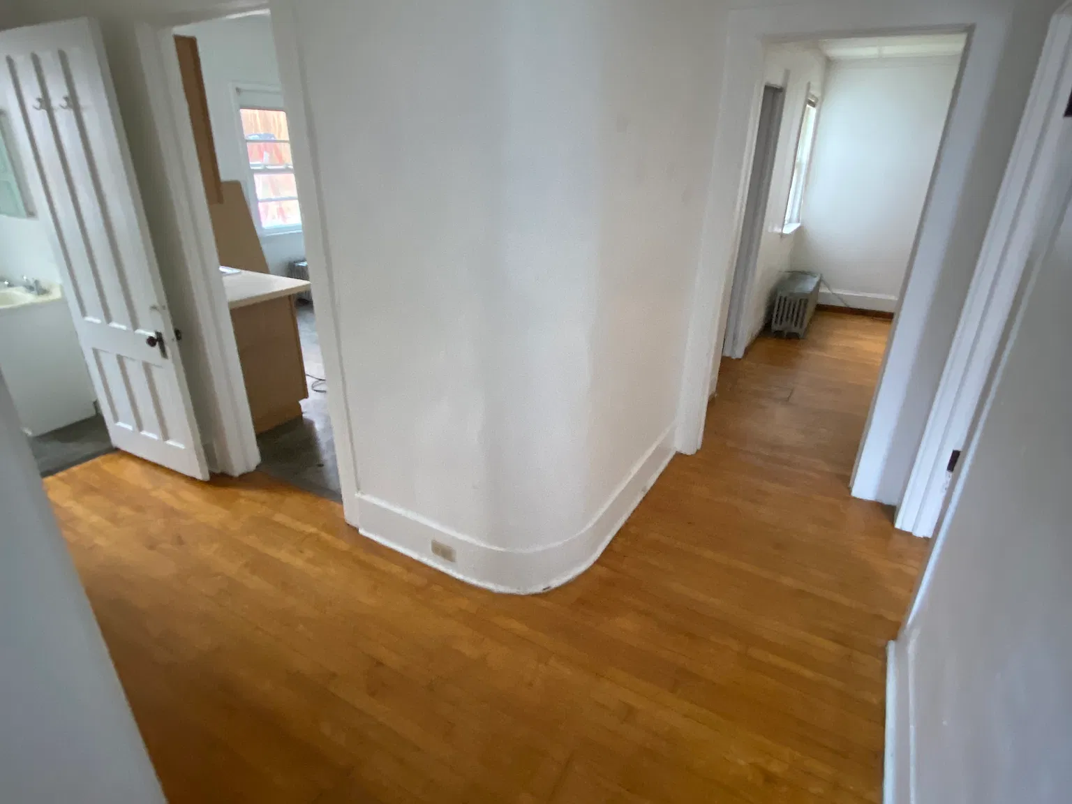1 bed, 650 sqft, $1,050 — Photo 3