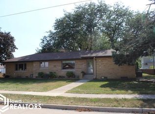 307 11th Ave NE, Hampton, IA 50441