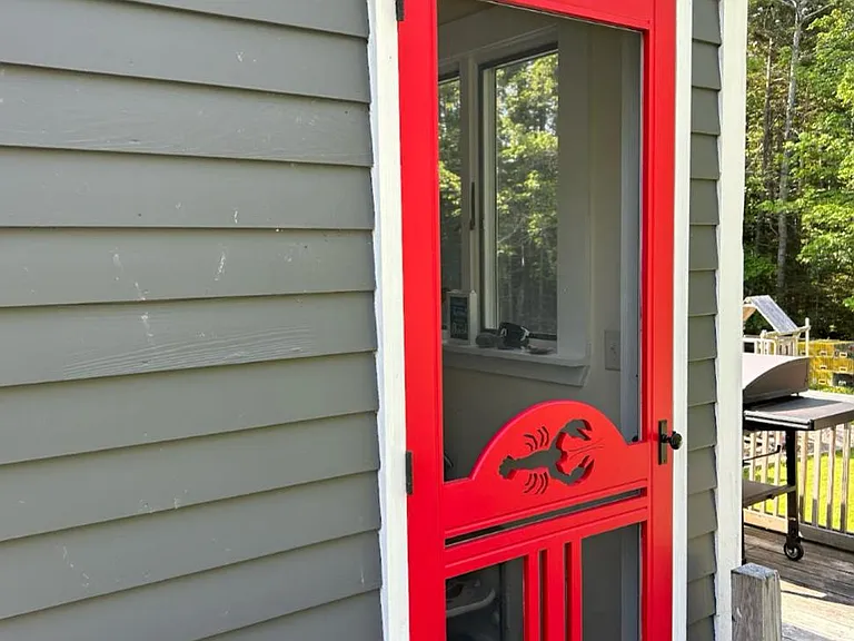 515 N Shore Dr — Photo 2