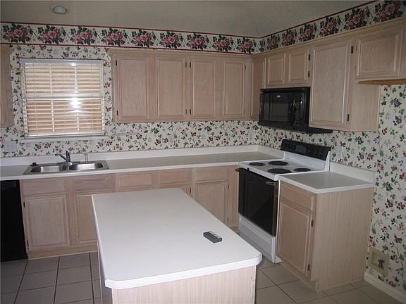 4th image of 1349 Saddleback Ln