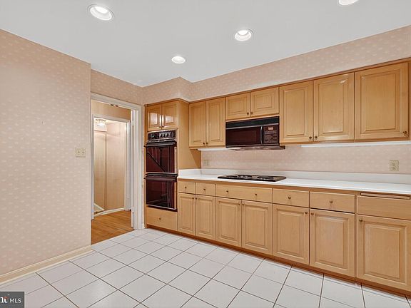 5th image of 7416 Hallcrest Dr