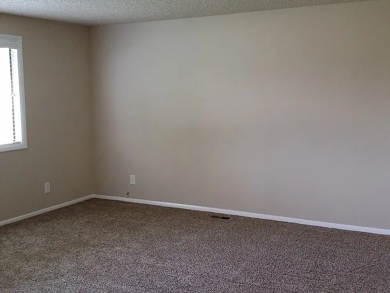 395 W Cranmer Dr — Photo 7