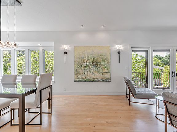 4th image of 111 Broadmoor Ave