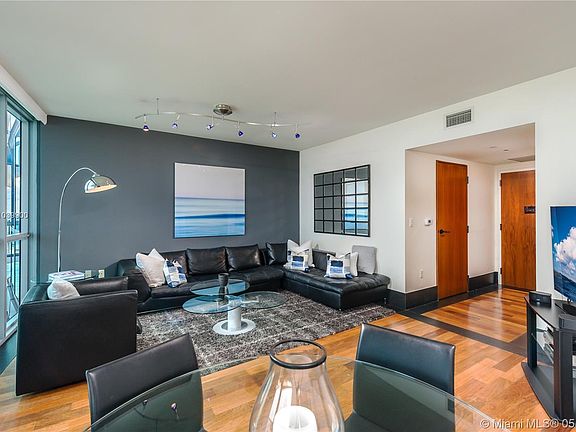 2nd image of 101 20th St #2605