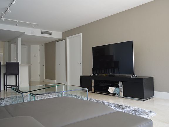 3rd image of 1901 Brickell Ave APT B903