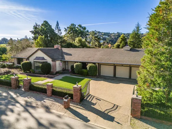 1040 Woodland Dr, Hillsborough, CA 94010