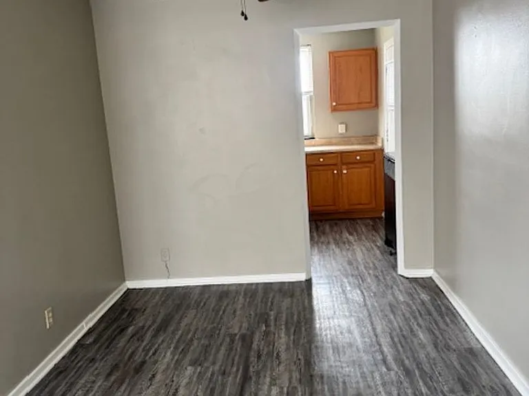 Knoxville Manor — Photo 3