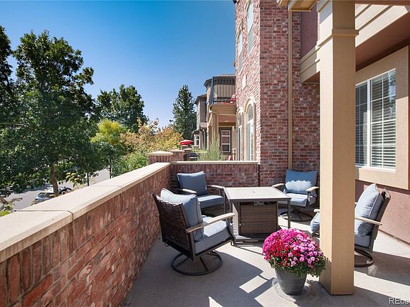 4th image of 601 W Burgundy Street #B