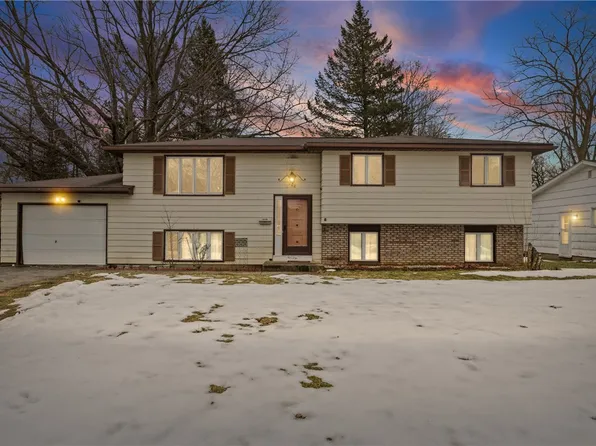 208 Mount Ridge Cir, Rochester, NY 14616