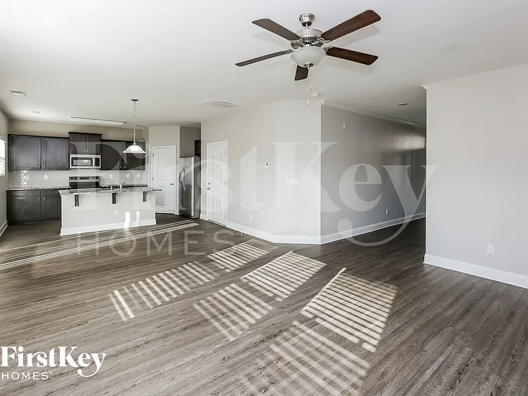 9225 Evans Creek Ct — Photo 4